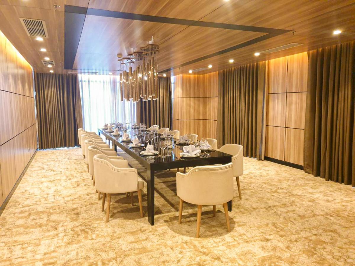 Diamond Stars Ben Tre Hotel Екстериор снимка A private dining room at the restaurant