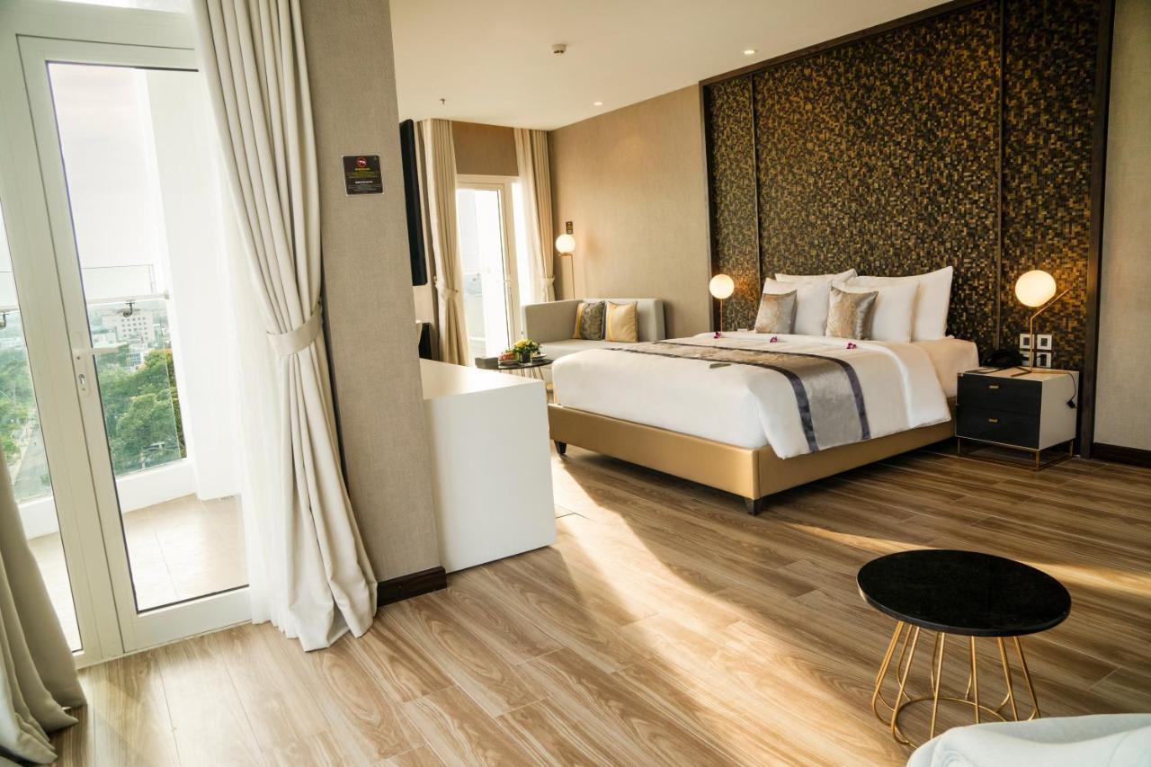Diamond Stars Ben Tre Hotel Екстериор снимка A bedroom at the hotel