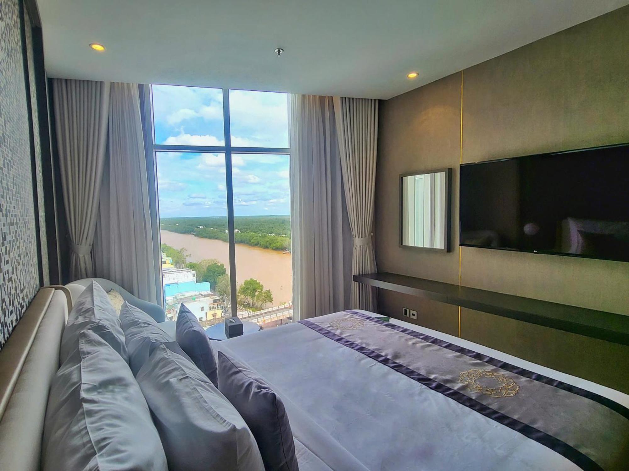 Diamond Stars Ben Tre Hotel Екстериор снимка A bedroom at the hotel