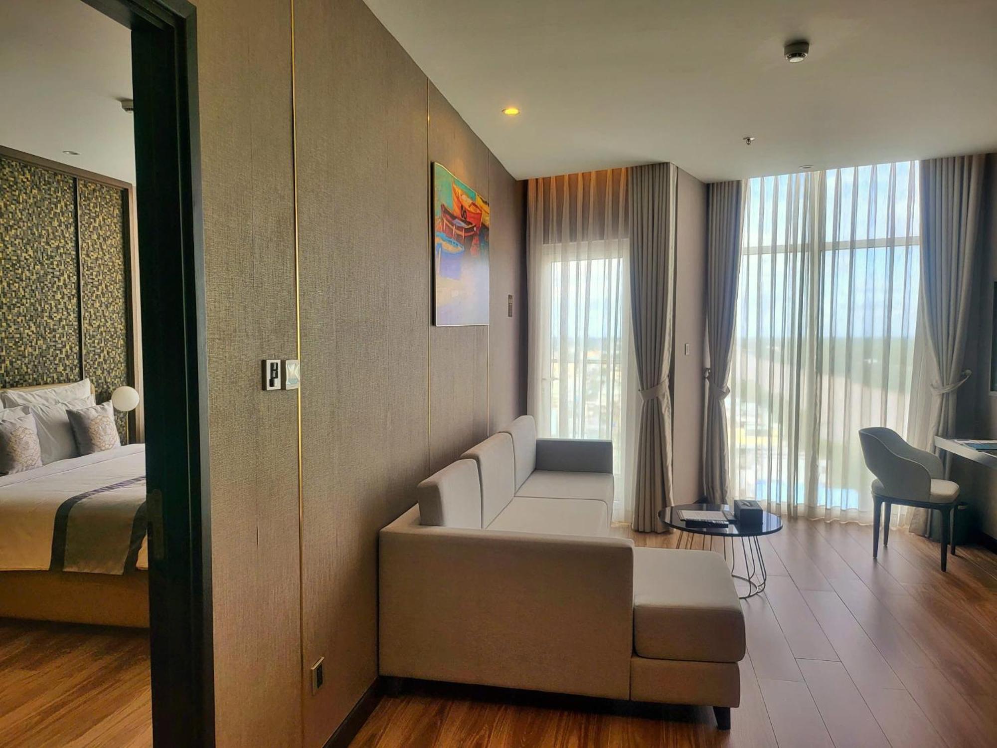 Diamond Stars Ben Tre Hotel Екстериор снимка A suite at the hotel